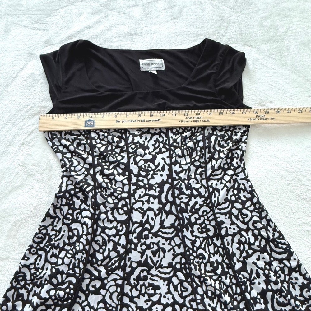Karin Stevens Fit & Flare Dress Womens 10 Black White Floral Scroll Excellent - Picture 5 of 9